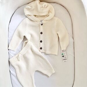 Carters Baby Set